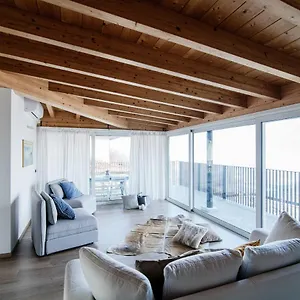 white-attic-by-myhomeincomo.it-lombardy.com/